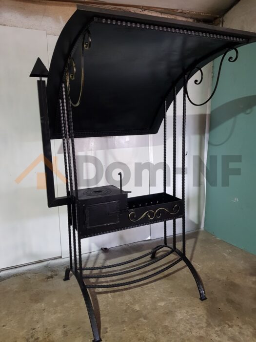Мангал кованый с прямой крышей и с плитой (МК002)